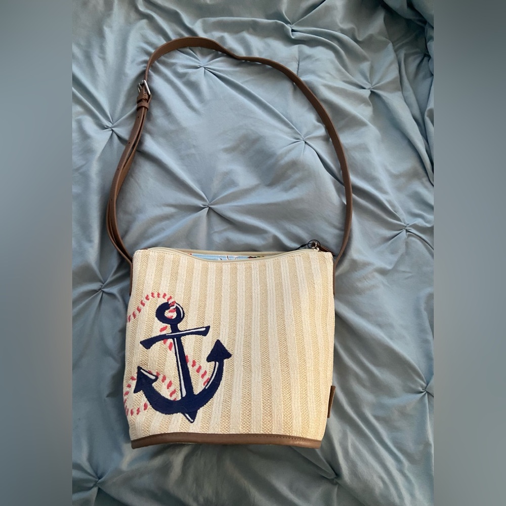 Vera Bradley straw shoulder bag